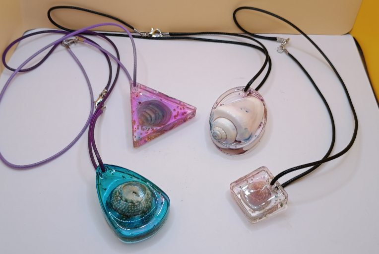 BLIND BAG - Handmade Ketten - Labubu - Muscheln - Blumen