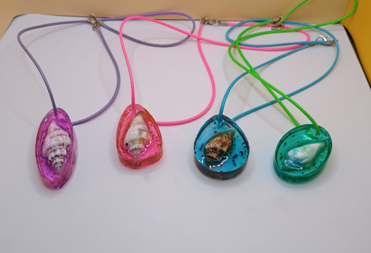BLIND BAG - Handmade Ketten - Labubu - Muscheln - Blumen