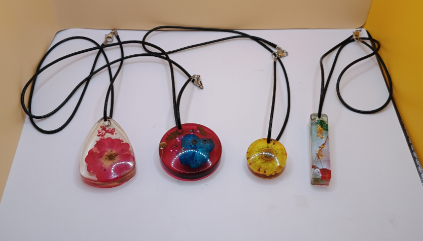 BLIND BAG - Handmade Ketten - Labubu - Muscheln - Blumen
