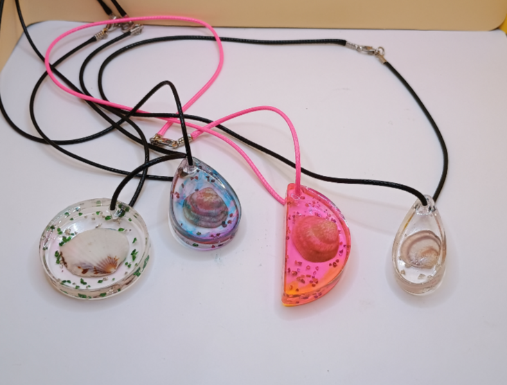 BLIND BAG - Handmade Ketten - Labubu - Muscheln - Blumen