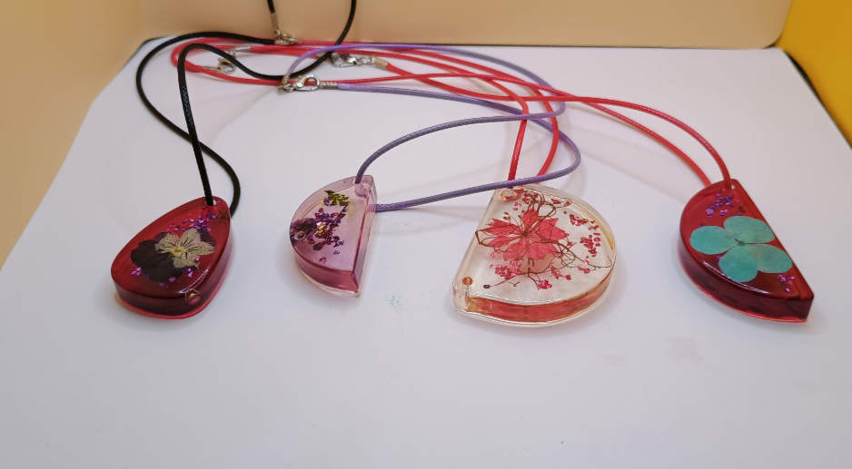 BLIND BAG - Handmade Ketten - Labubu - Muscheln - Blumen