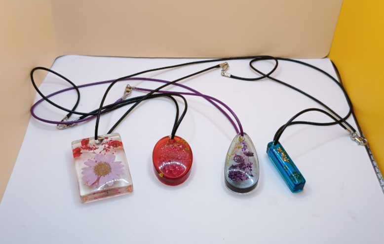 BLIND BAG - Handmade Ketten - Labubu - Muscheln - Blumen