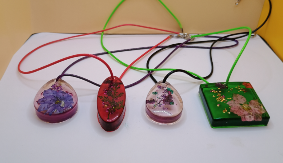 BLIND BAG - Handmade Ketten - Labubu - Muscheln - Blumen